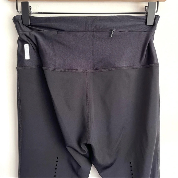 Zella perforated 3/4 black leggings size small - Picture 5 of 8